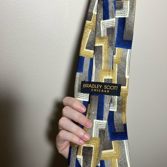 Vintage Bradley Scott Chicago Silk Tie - Picture 3 of 4
